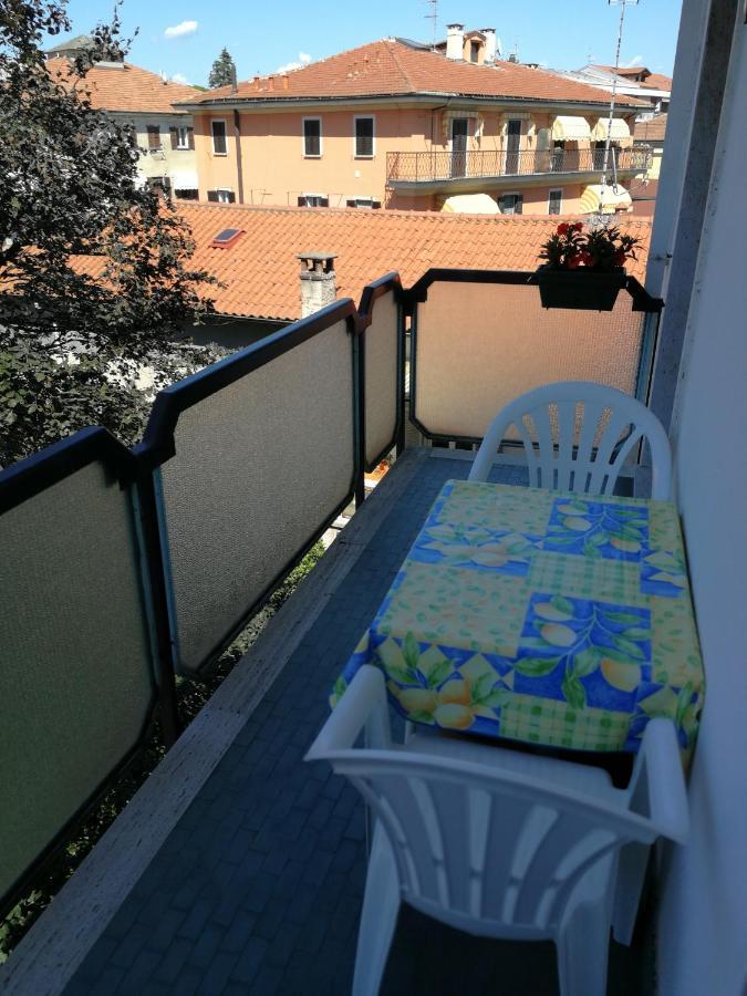 Ferienwohnung Rocca View Central Flat Arona Exterior foto
