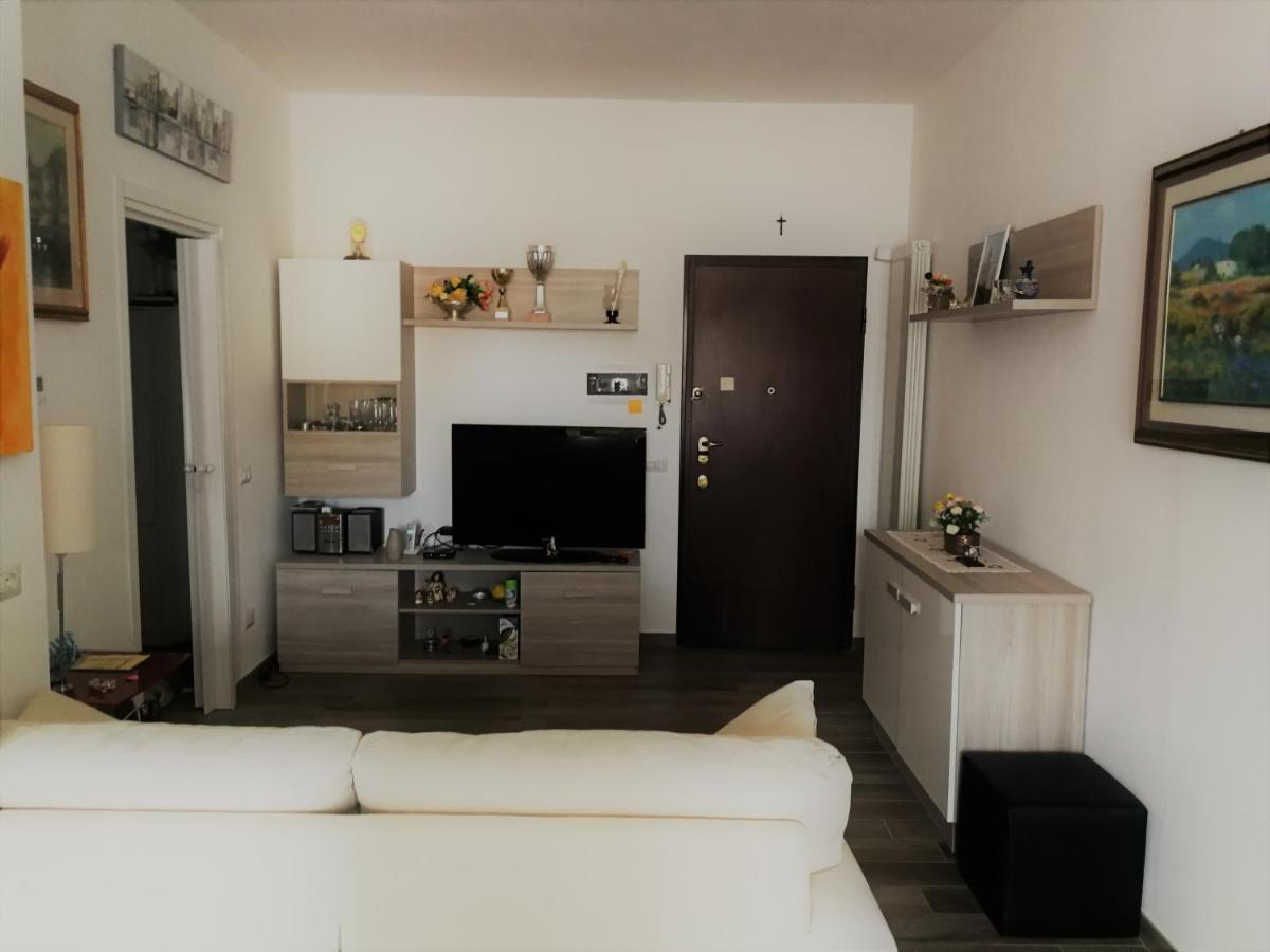 Ferienwohnung Rocca View Central Flat Arona Exterior foto