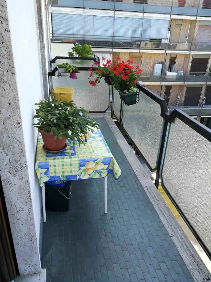 Ferienwohnung Rocca View Central Flat Arona Exterior foto